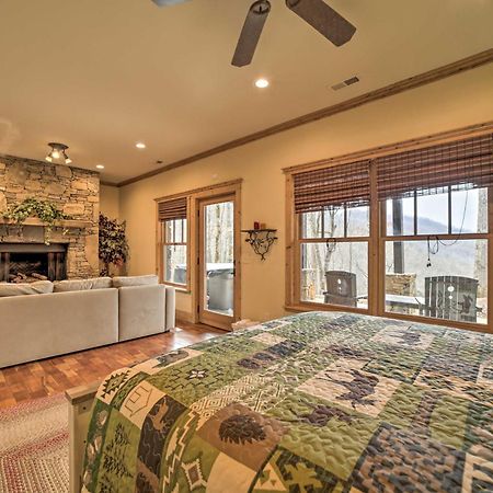 Luxury Cabin Rental In Franklin With Private Hot Tub Exterior photo