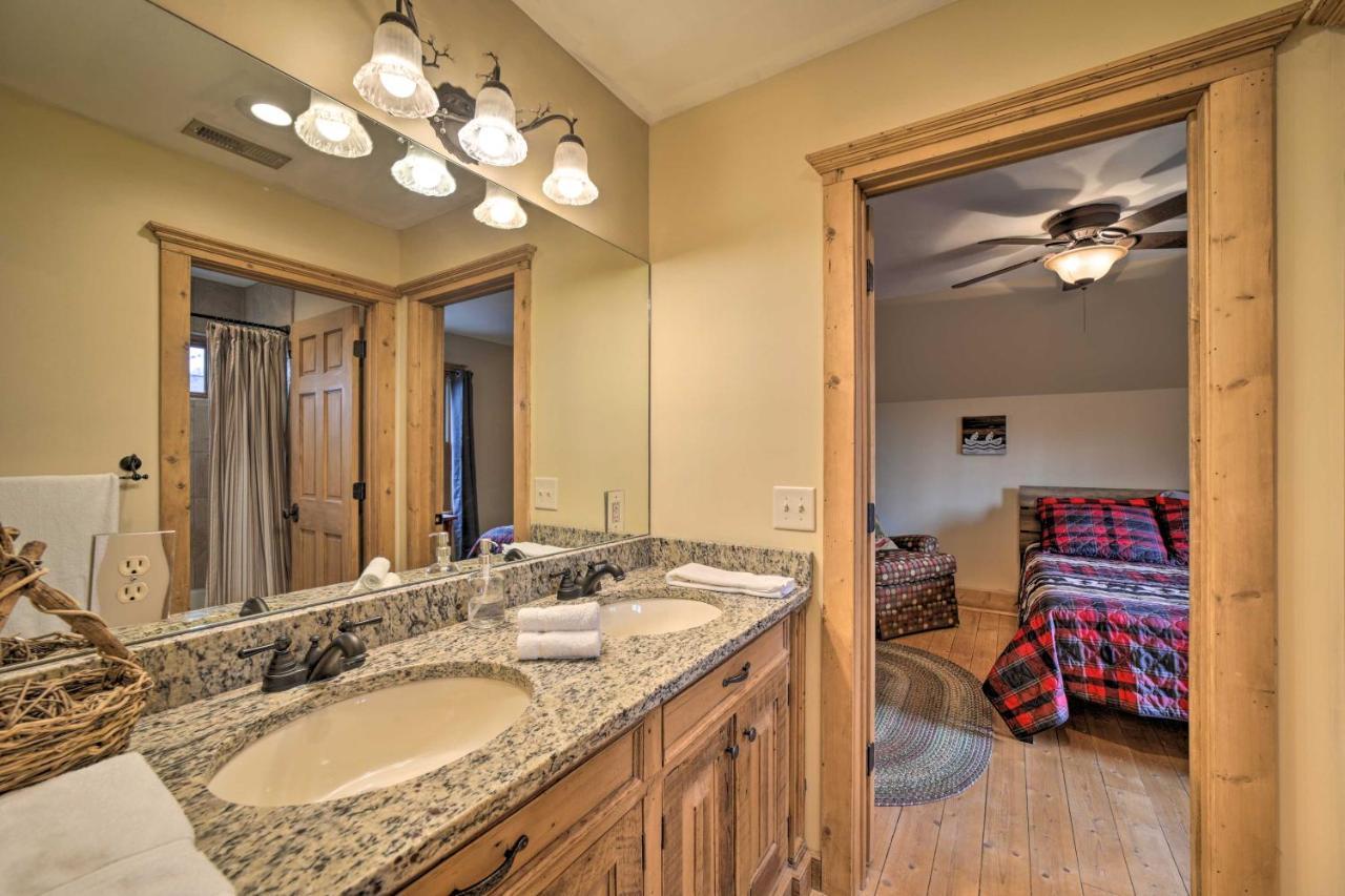 Luxury Cabin Rental In Franklin With Private Hot Tub Exterior photo